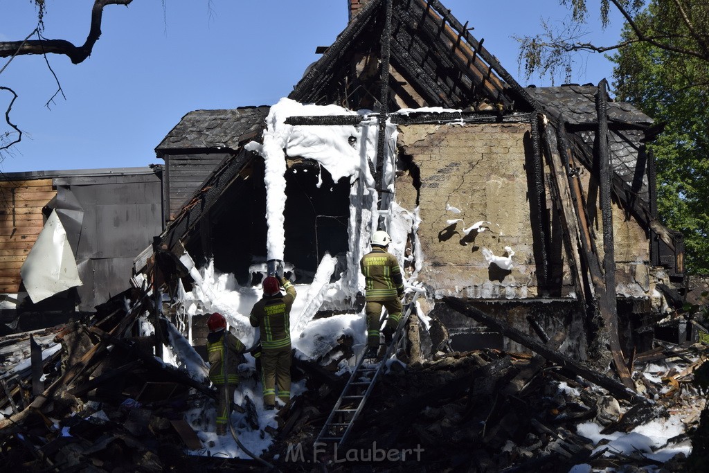 Grossfeuer Einfamilienhaus Siegburg Muehlengrabenstr P1386.JPG - Miklos Laubert